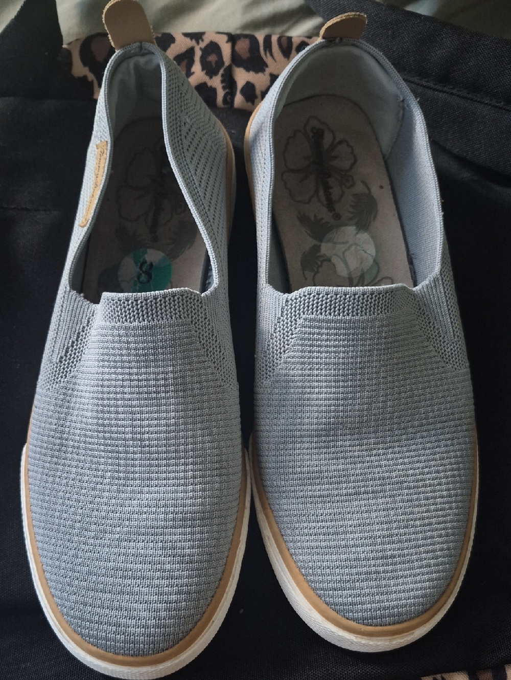 Tommy Bahama womn's Light Gray Knit Slip-On Loafers